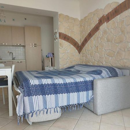 Una Finestra Sul Mare Monolocale Apartment Bergeggi Exterior photo