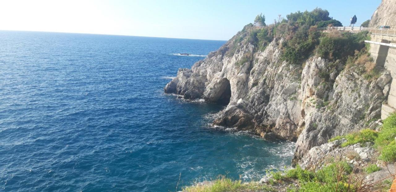 Una Finestra Sul Mare Monolocale Apartment Bergeggi Exterior photo