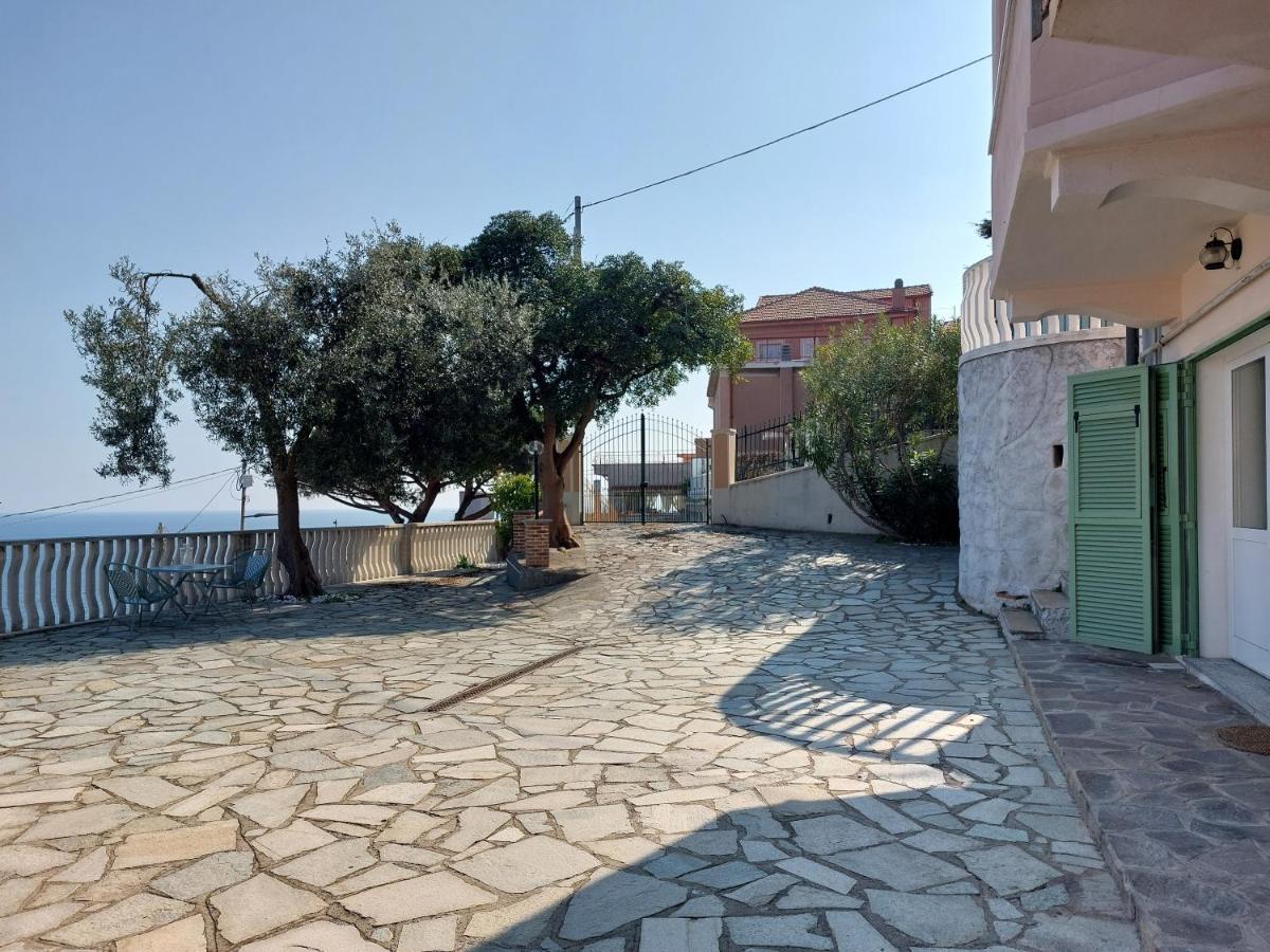 Una Finestra Sul Mare Monolocale Apartment Bergeggi Exterior photo